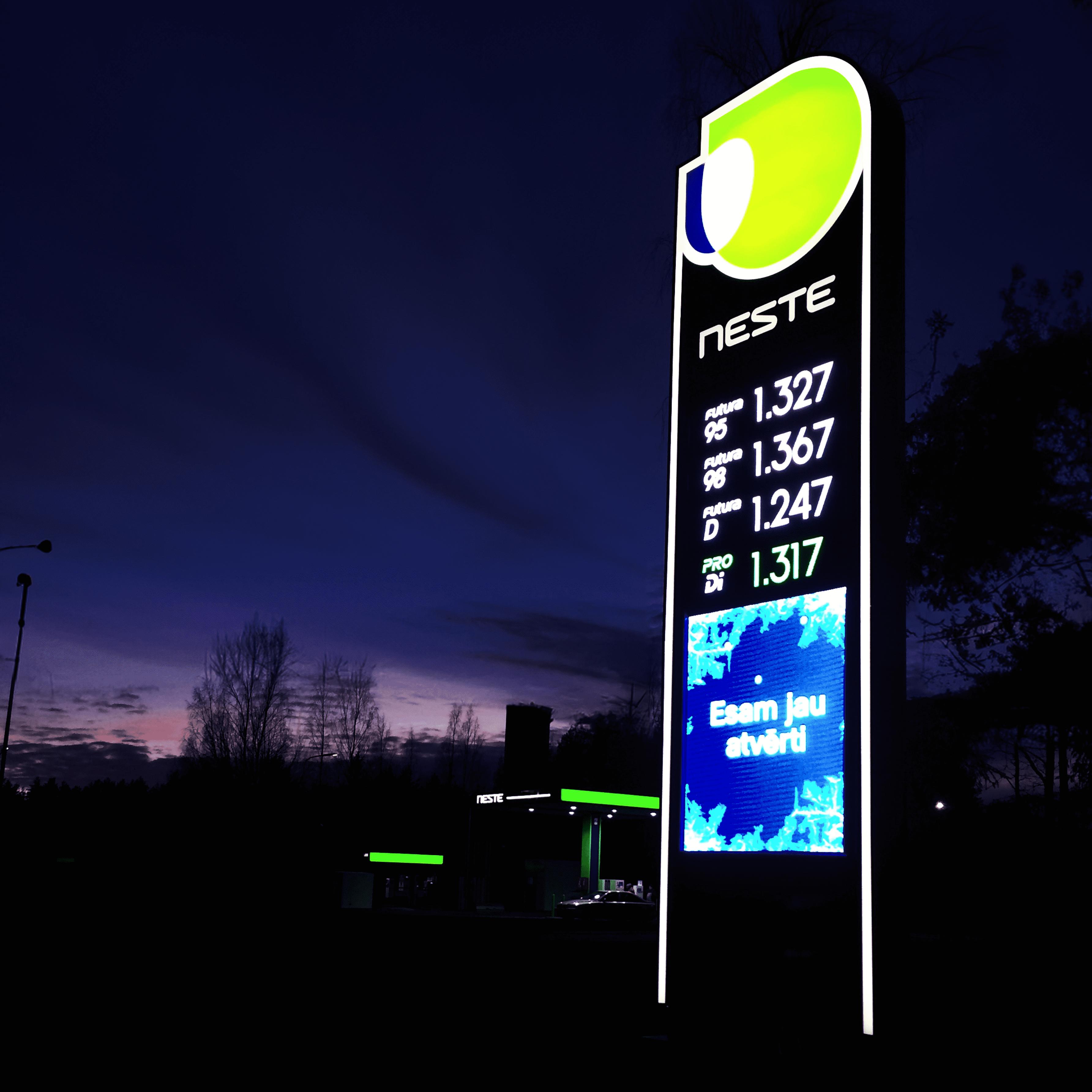 LED Gas Station Pylon M-Size